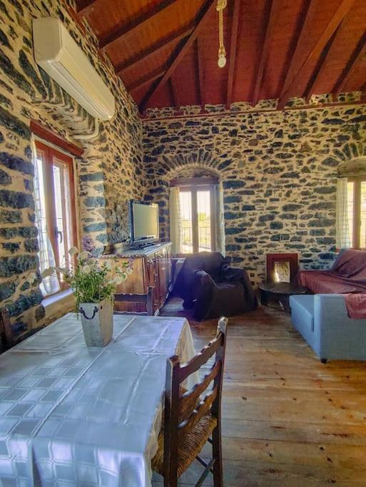 Μαγεμένος Πύργος Στις Θαλάμες Lägenhet Koumani Exteriör bild
