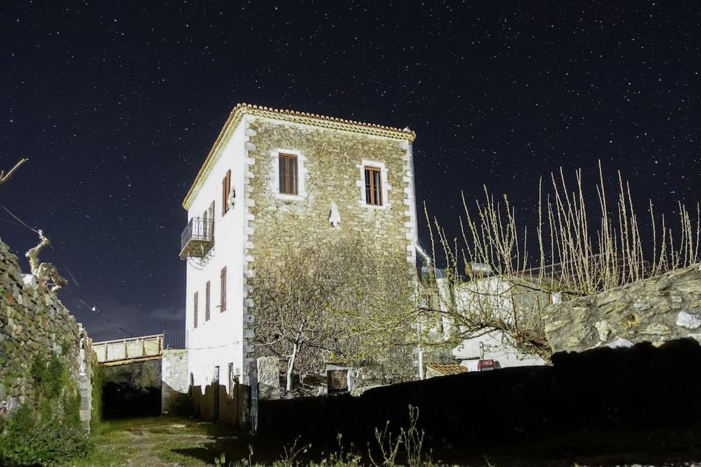 Μαγεμένος Πύργος Στις Θαλάμες Lägenhet Koumani Exteriör bild